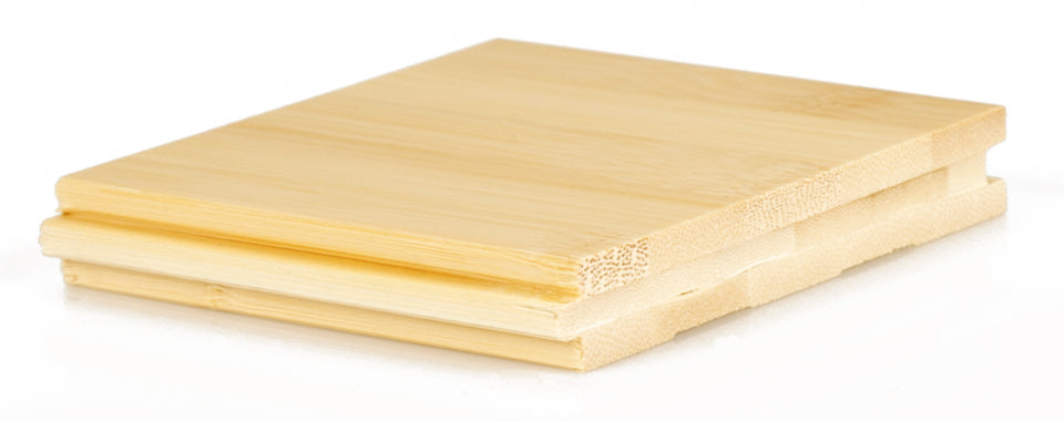 Hellfarbenes Bambusparkett von Glimpex-G in horizontaler Anordnung, Nahaufnahme der natürlichen Holzstruktur.